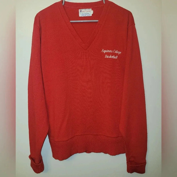 Aquinas College Basketball Vintage Official Award Sweater East-Tenn 100% Acrylic - Picture 8 of 9